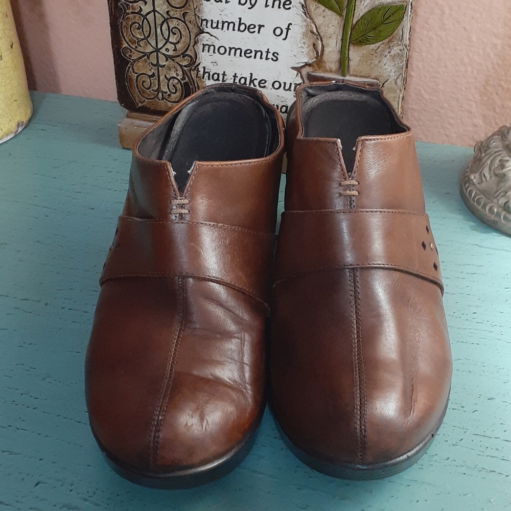 DANSKO SHOES SZ 37 EUR